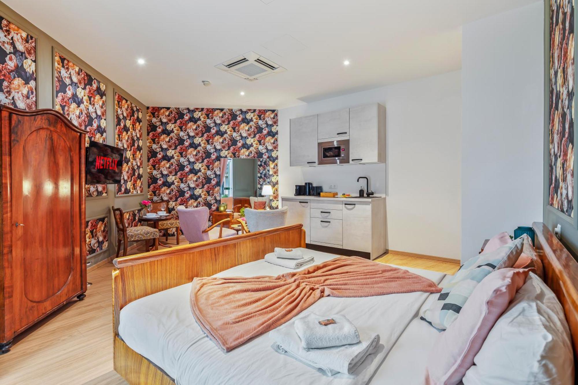 Stylish Flower Power Studio - Close To City Center & Public Transport - Ac & Wifi Wien Ngoại thất bức ảnh